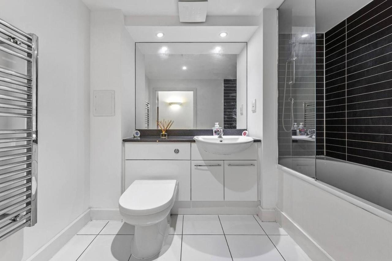 Lovely & Cosy 2 Beds London Skyline View المظهر الخارجي الصورة
