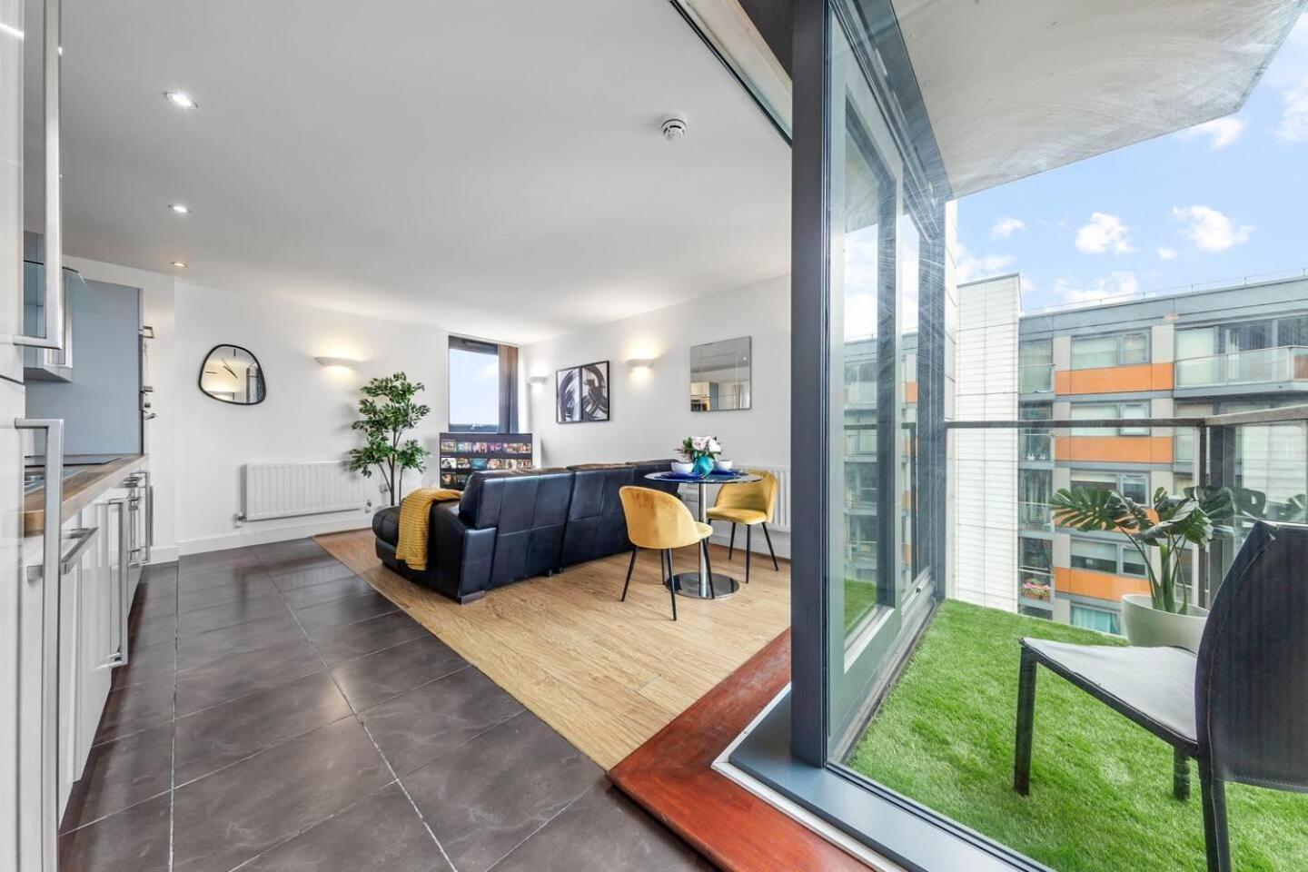 Lovely & Cosy 2 Beds London Skyline View المظهر الخارجي الصورة