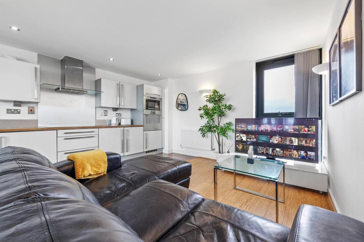 Lovely & Cosy 2 Beds London Skyline View المظهر الخارجي الصورة